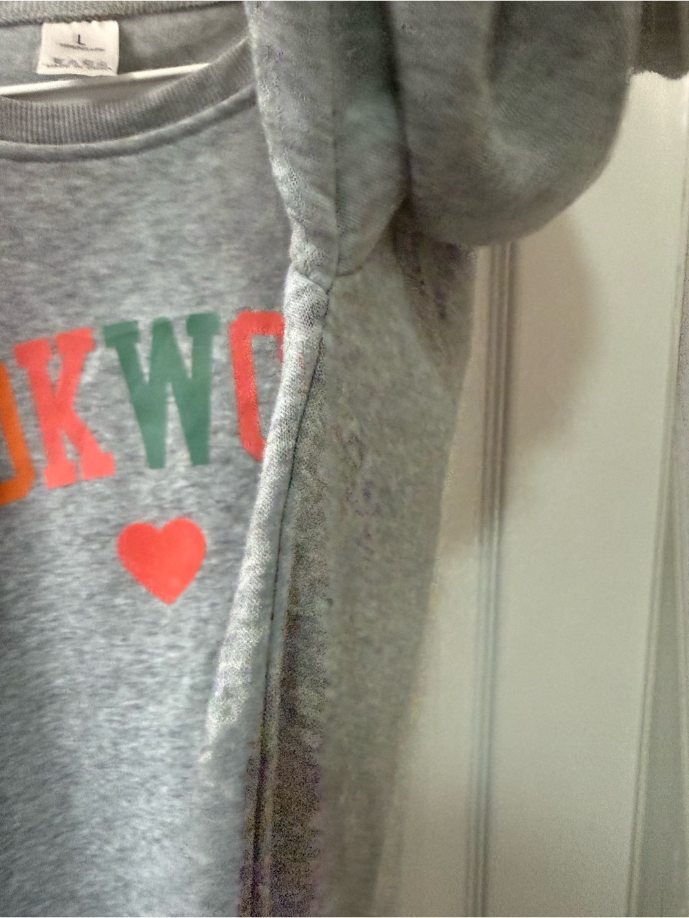 Bookworm Graphic Sweatshirt Gray Crewneck Size L – Cozy Reader Pullover - Picture 5 of 7